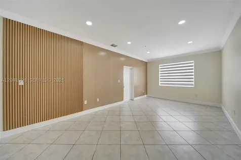 17620 NW 73rd Avenue Hialeah FL 33015