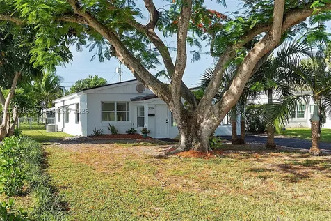 2024 NE 174th Street North Miami Beach FL 33162