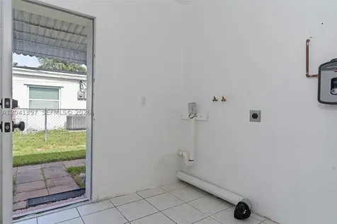 2024 NE 174th Street North Miami Beach FL 33162