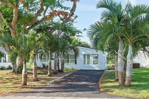 2024 NE 174th Street North Miami Beach FL 33162