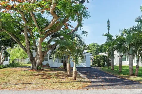 2024 NE 174th Street North Miami Beach FL 33162