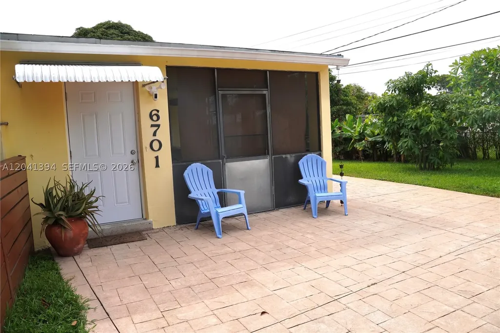 6701 Harding Street Hollywood FL 33024