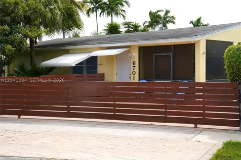 6701 Harding Street Hollywood FL 33024