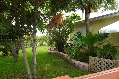 6701 Harding Street Hollywood FL 33024