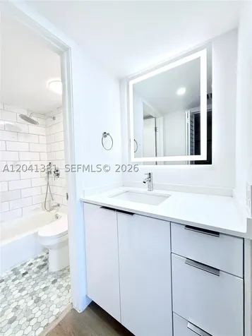 1900 Meridian Avenue Miami Beach FL 33139