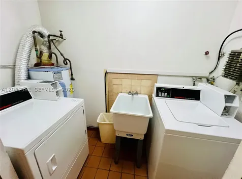 1900 Meridian Avenue Miami Beach FL 33139