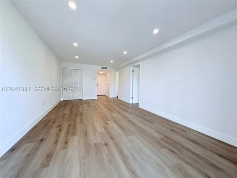 1900 Meridian Avenue Miami Beach FL 33139
