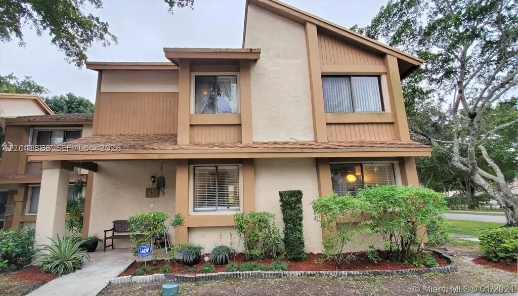 40 Wimbledon Lake Drive Plantation FL 33324