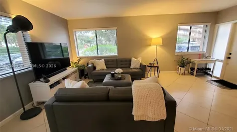 40 Wimbledon Lake Drive Plantation FL 33324