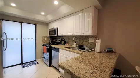 40 Wimbledon Lake Drive Plantation FL 33324