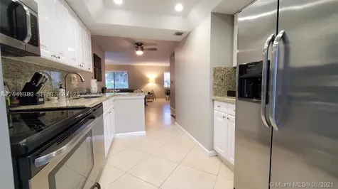 40 Wimbledon Lake Drive Plantation FL 33324