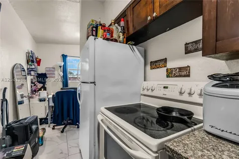 2910 NW 47th Street Miami FL 33142