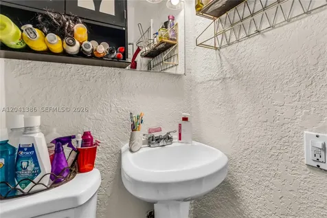 2910 NW 47th Street Miami FL 33142