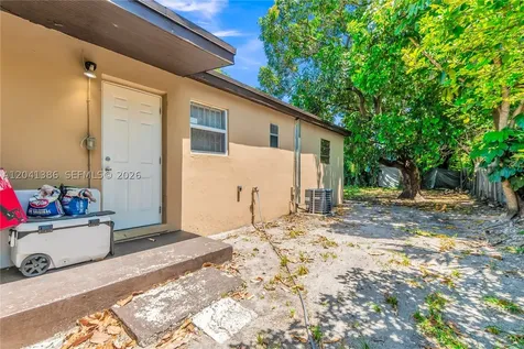 2910 NW 47th Street Miami FL 33142