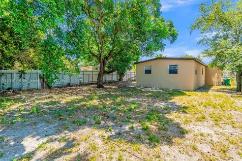 2910 NW 47th Street Miami FL 33142