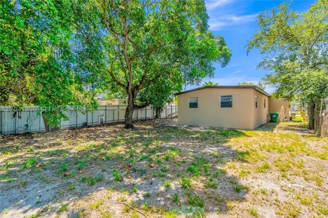 2910 NW 47th Street Miami FL 33142