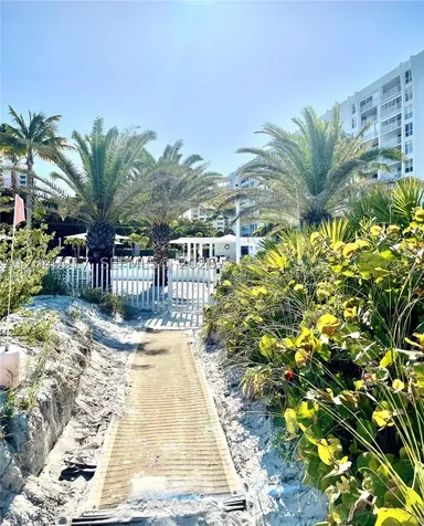 607 Ocean Drive Key Biscayne FL 33149