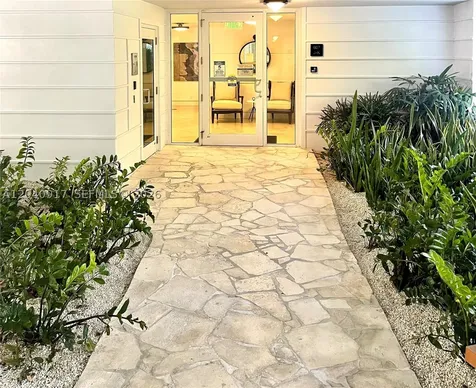 607 Ocean Drive Key Biscayne FL 33149