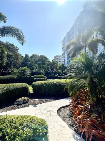 607 Ocean Drive Key Biscayne FL 33149