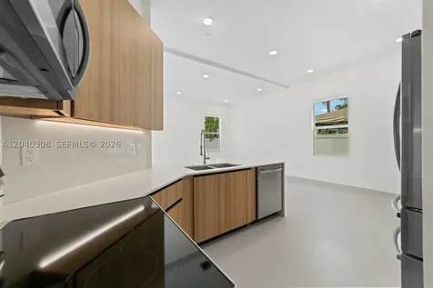3040 SW 44th Court Dania Beach FL 33312