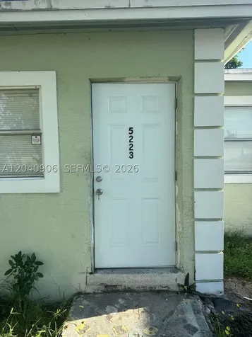 5223 SW 25th Street West Park FL 33023