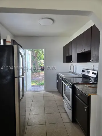 5223 SW 25th Street West Park FL 33023