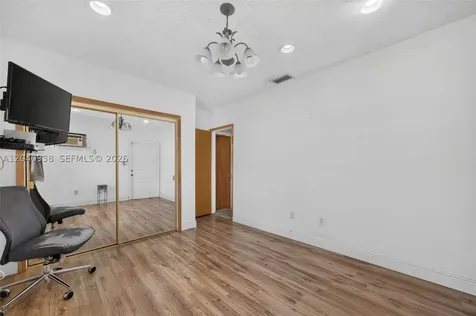 11405 SW 32nd Street Miami FL 33165