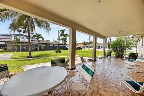 11405 SW 32nd Street Miami FL 33165