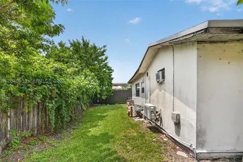 11405 SW 32nd Street Miami FL 33165
