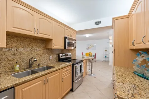 10185 Collins Avenue Bal Harbour FL 33154