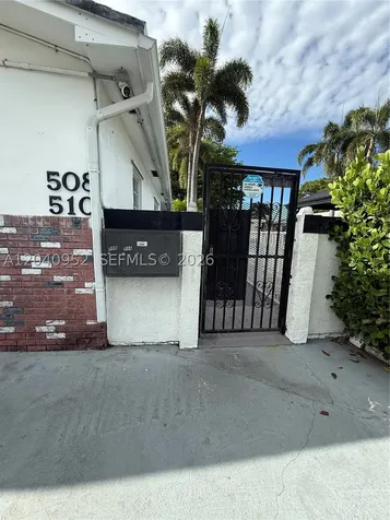 500 SW 7th Street Hallandale Beach FL 33009