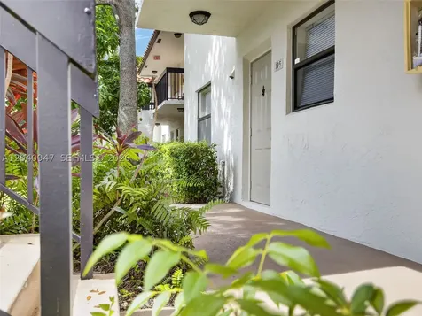 15718 E Waterside Circle Sunrise FL 33326