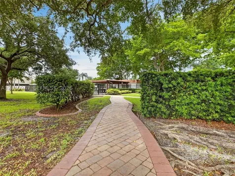 15718 E Waterside Circle Sunrise FL 33326