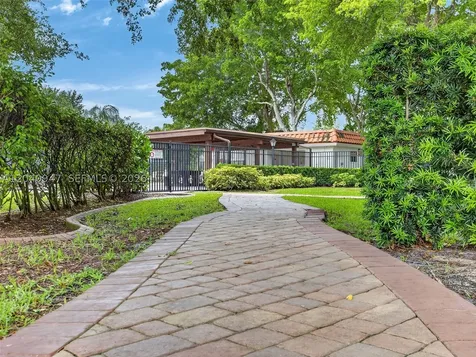 15718 E Waterside Circle Sunrise FL 33326