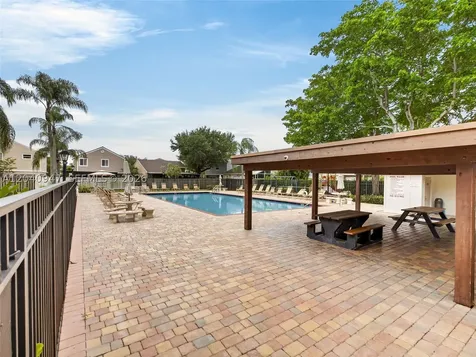 15718 E Waterside Circle Sunrise FL 33326