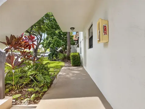 15718 E Waterside Circle Sunrise FL 33326