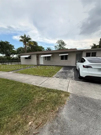 300 SW 9th Avenue Hallandale Beach FL 33009