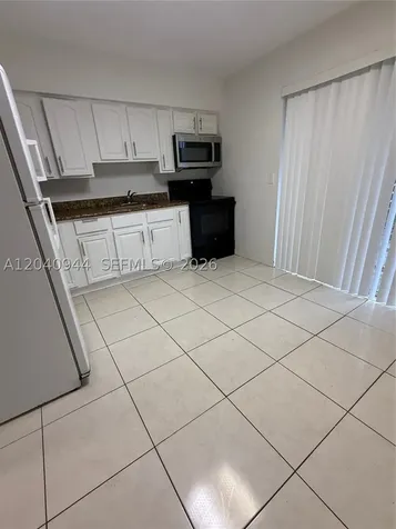 300 SW 9th Avenue Hallandale Beach FL 33009