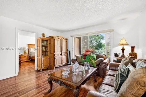 300 SW 130th Terrace Pembroke Pines FL 33027