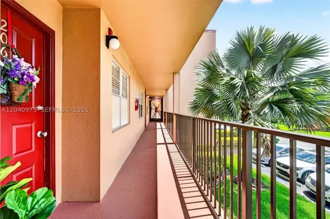300 SW 130th Terrace Pembroke Pines FL 33027