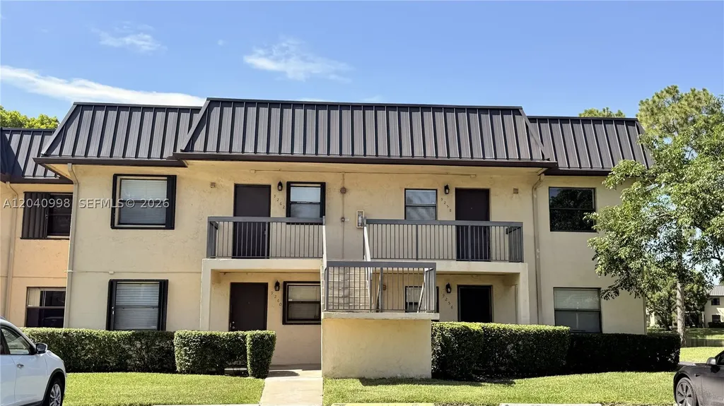 9262 NW 1st Street Pembroke Pines FL 33024