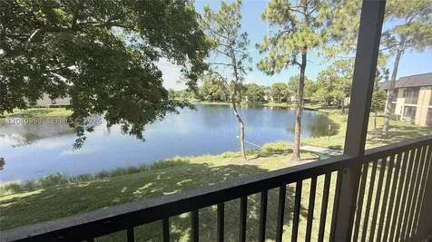 9262 NW 1st Street Pembroke Pines FL 33024