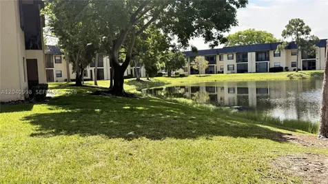 9262 NW 1st Street Pembroke Pines FL 33024