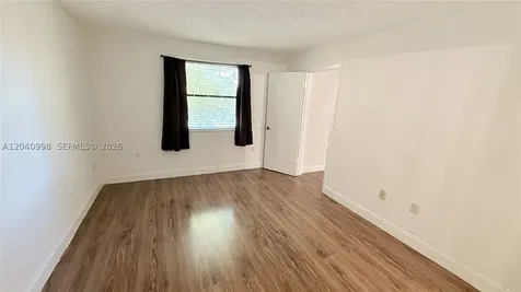9262 NW 1st Street Pembroke Pines FL 33024