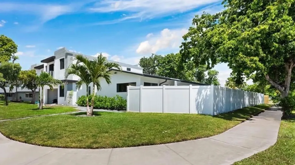 1015 SW 4th Avenue Fort Lauderdale FL 33315