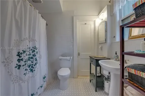 405 SW 11th Avenue Miami FL 33130