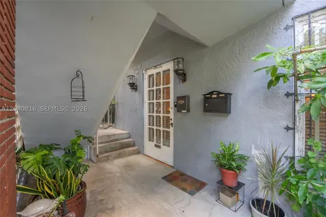 405 SW 11th Avenue Miami FL 33130