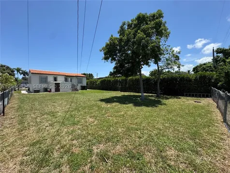 459 SE 3rd Street Hialeah FL 33010