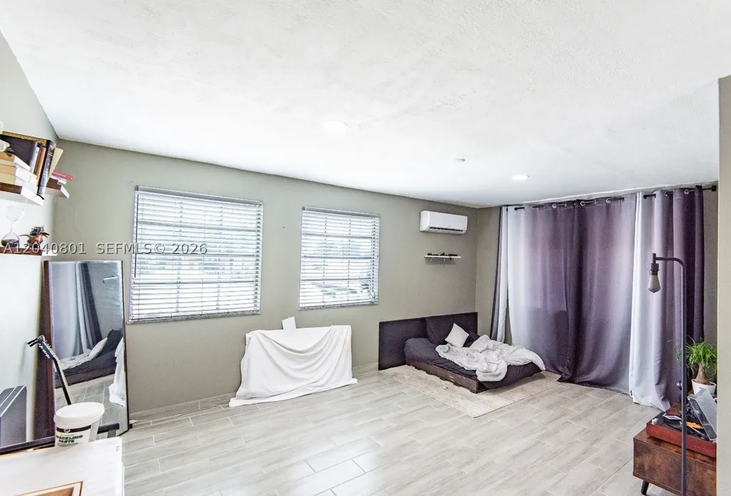 359 W 12th Street Hialeah FL 33010