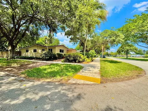 3800 W Park Road Hollywood FL 33021